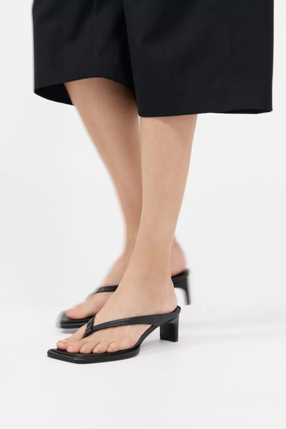 Heels | St. Agni Flip Flop Sandals - BLACK