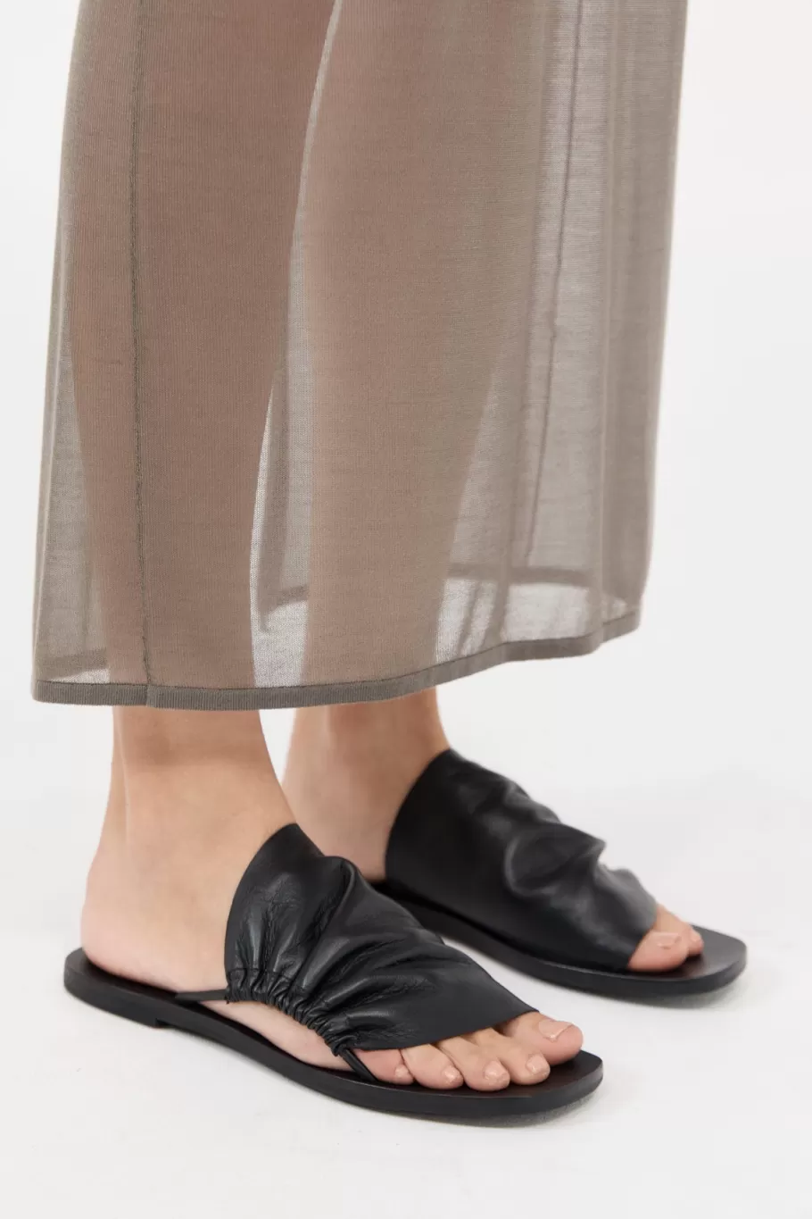 Slides | Flats | St. Agni Gathered Slides - BLACK