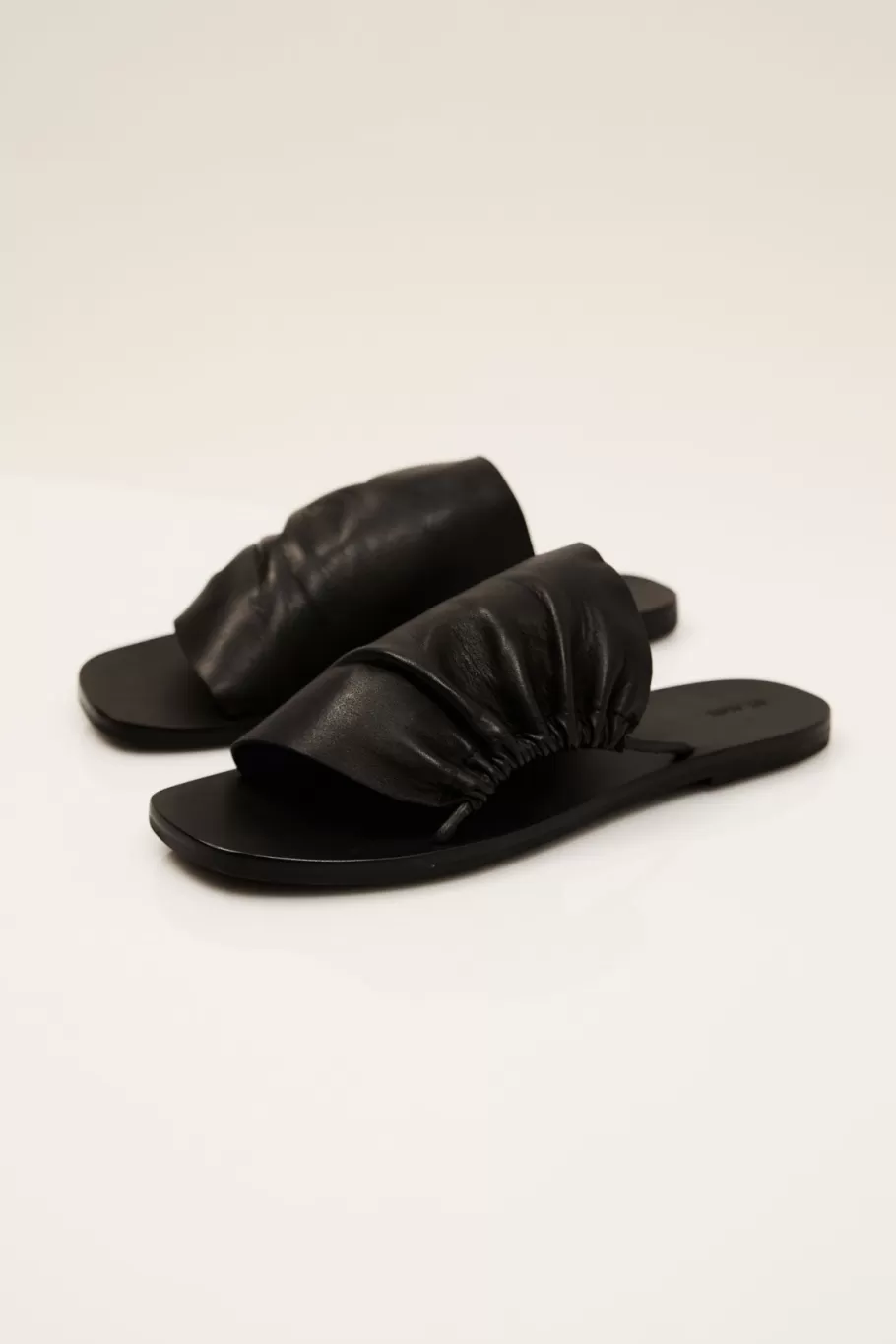 Slides | Flats | St. Agni Gathered Slides - BLACK