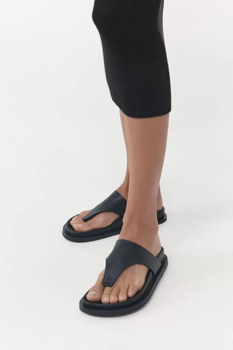 Unisex | Slides | St. Agni Minimal Thong - BLACK