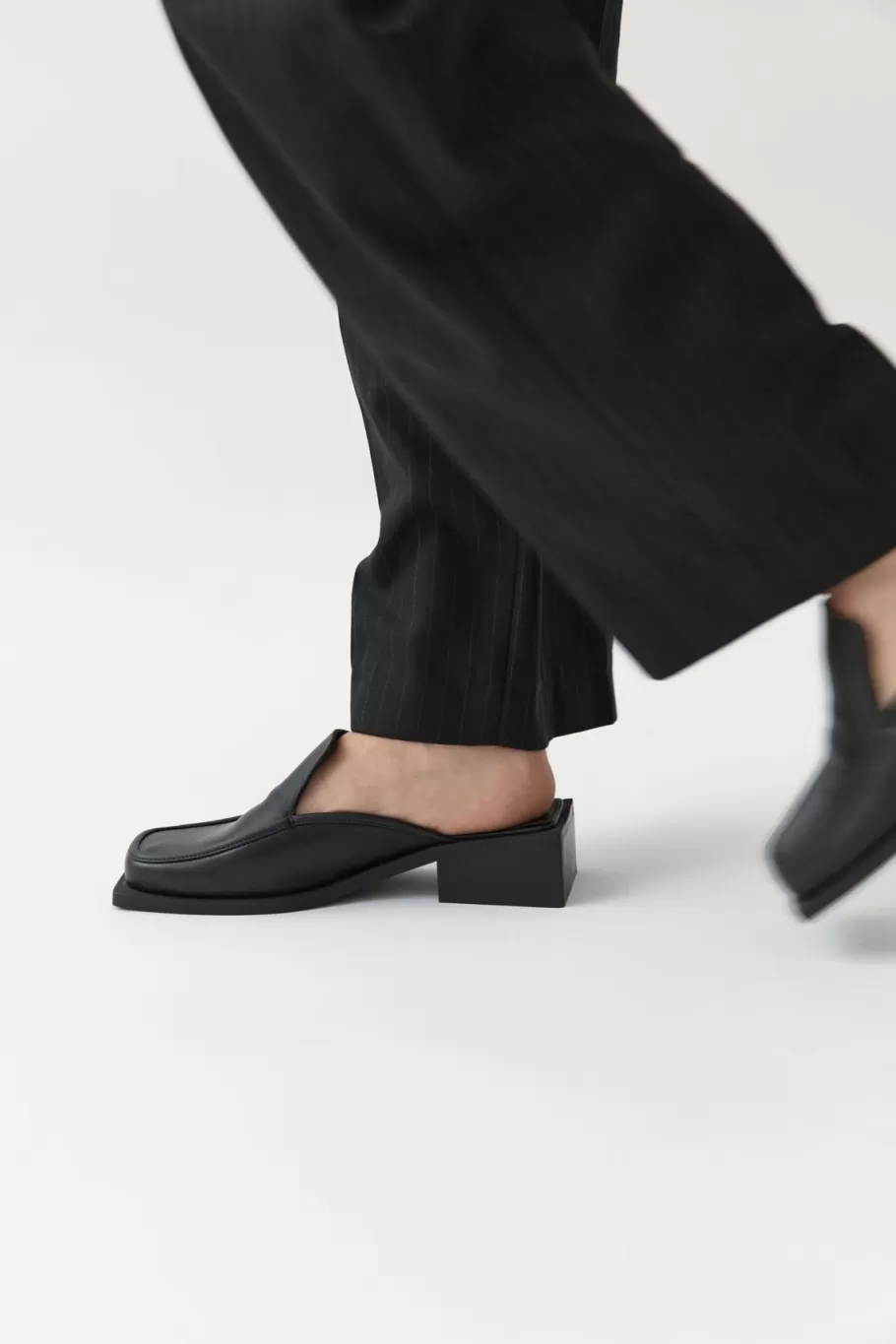 Heels | St. Agni Square Toe Mule - Black