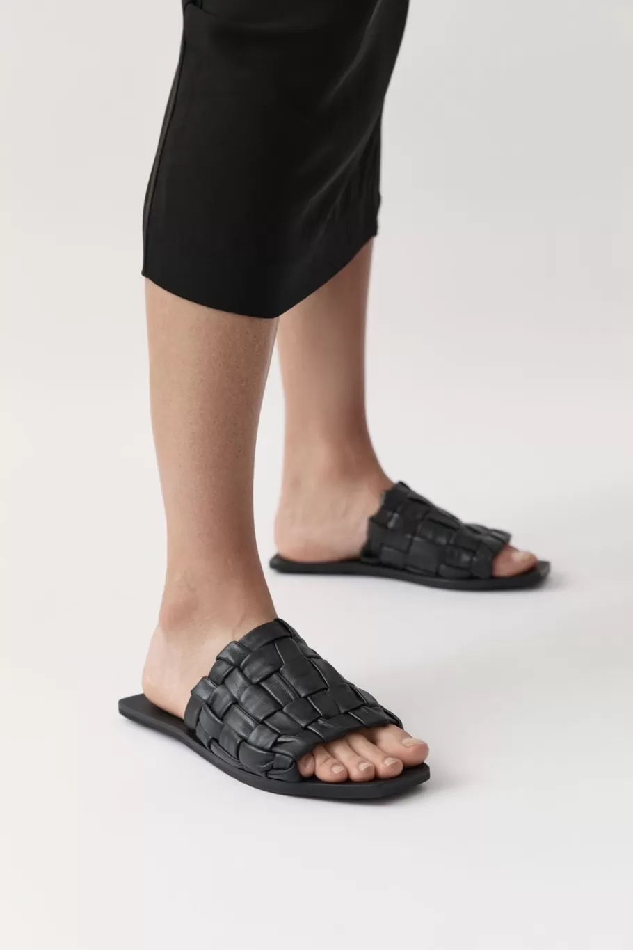 Slides | St. Agni Textured Slide - Black