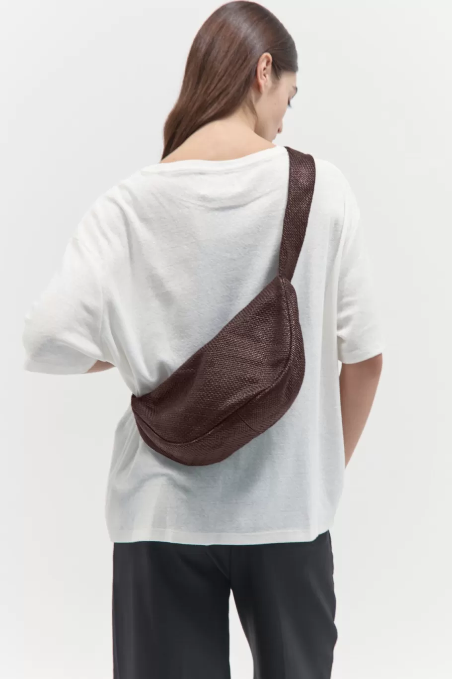 Bags | St. Agni Woven Crescent Bag - CHOCOLATE